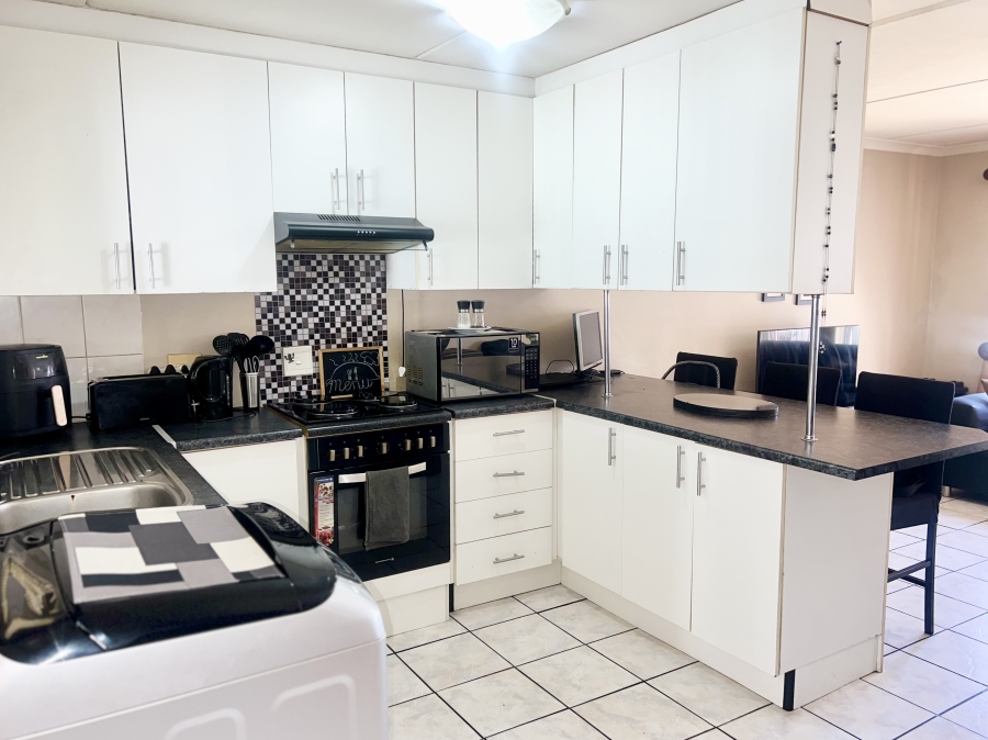 3 Bedroom Property for Sale in Ruyterwacht Western Cape